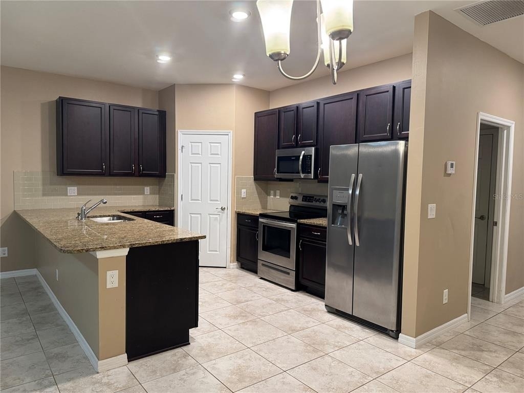 26077 Sandhill Boulevard - Photo 3