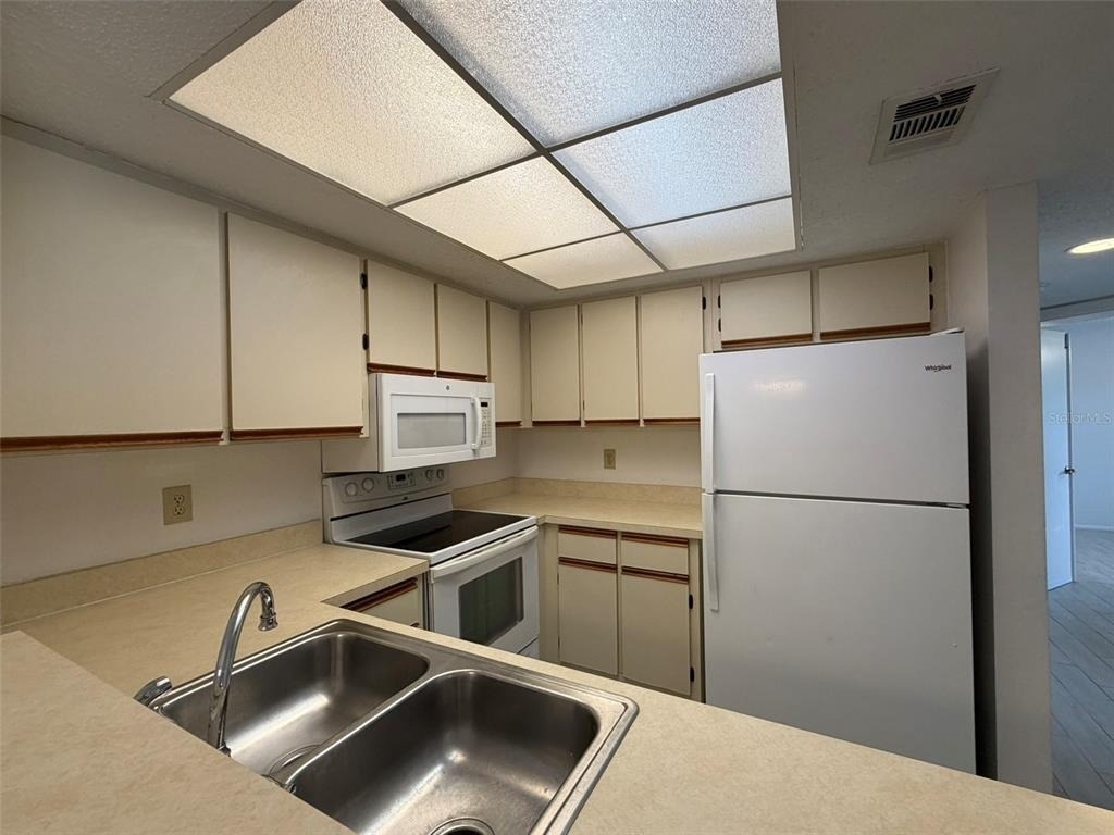 19505 Quesada Avenue - Photo 12