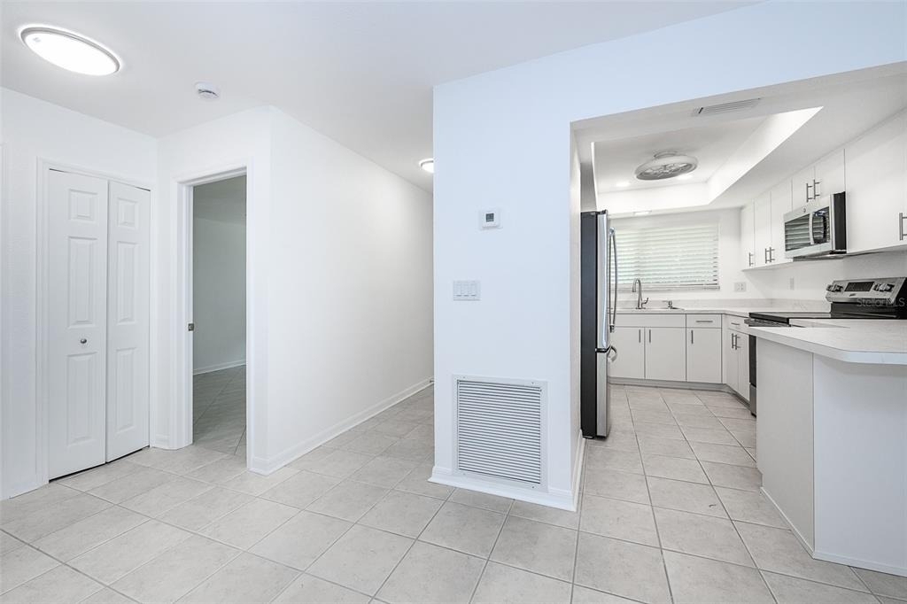 1001 W Marion Avenue - Photo 11