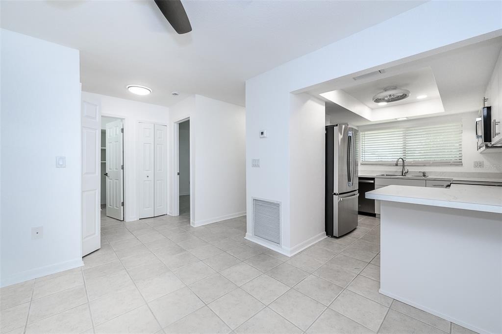1001 W Marion Avenue - Photo 10