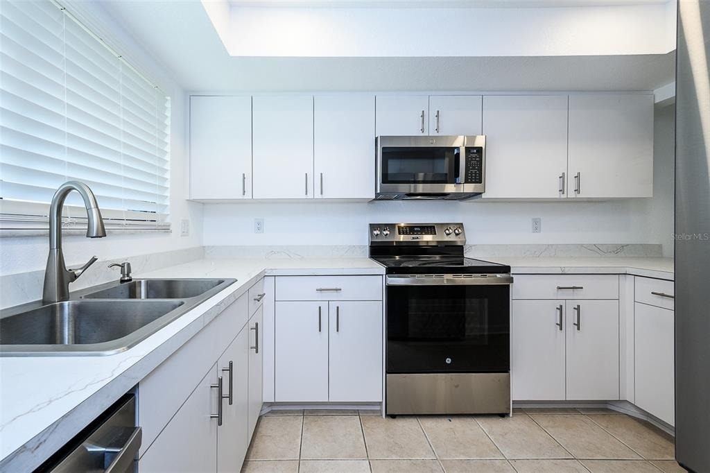 1001 W Marion Avenue - Photo 5