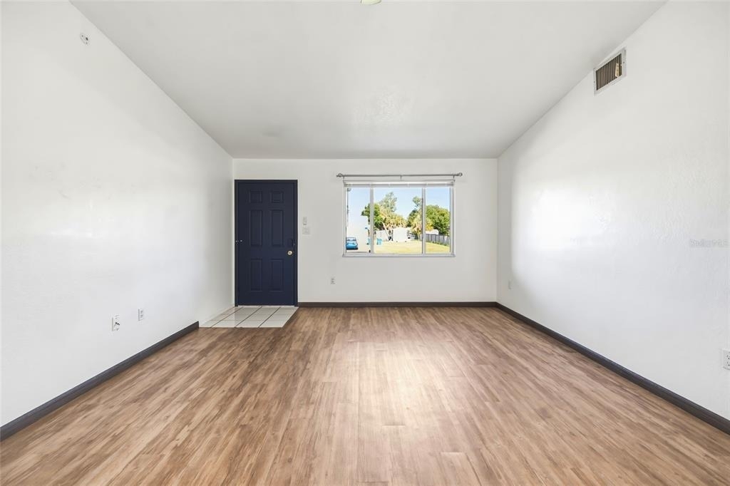 1326 Birchcrest Boulevard - Photo 3