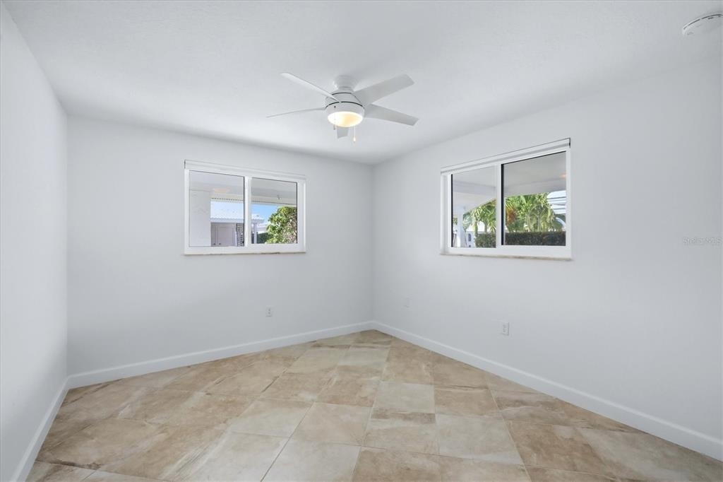 885 Spanish Drive N - Photo 4