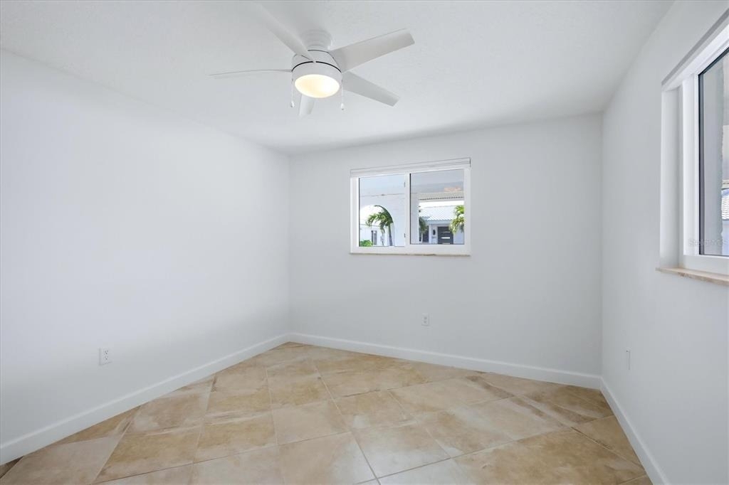 885 Spanish Drive N - Photo 5