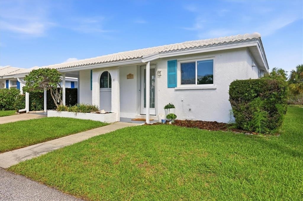885 Spanish Drive N - Photo 2