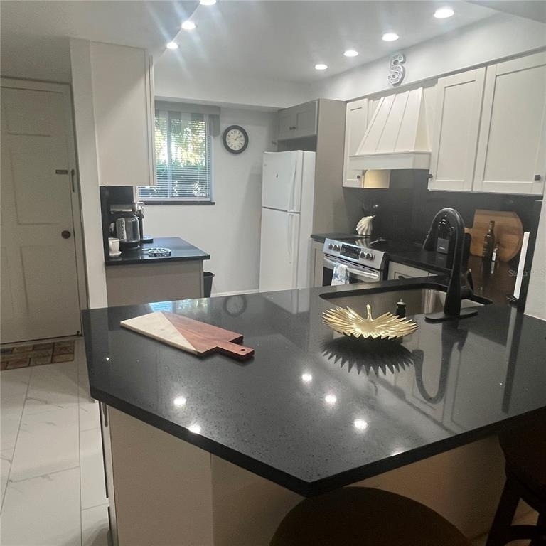 995 Laguna Drive - Photo 28