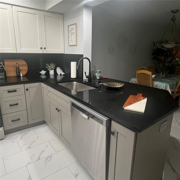 995 Laguna Drive - Photo 40