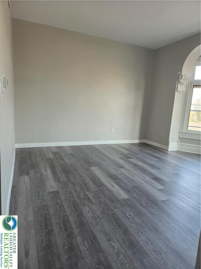 1142 W Hamilton Street - Photo 1
