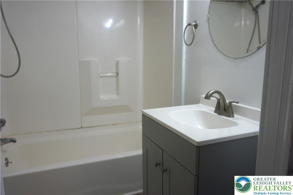 68 E Union Boulevard - Photo 7