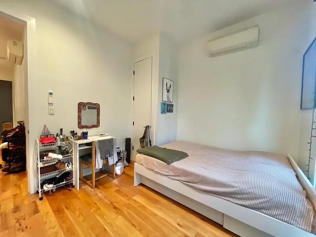 1534 Putnam Avenue - Photo 10