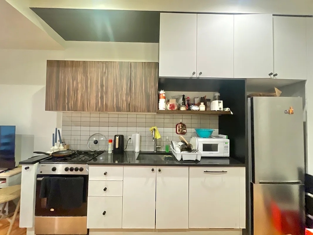 1534 Putnam Avenue - Photo 4