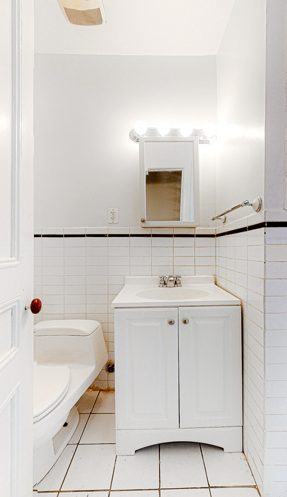 632 Throop Avenue - Photo 4