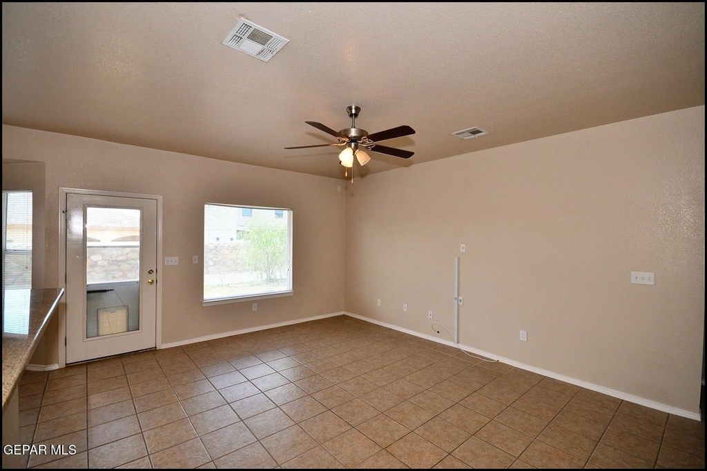 5806 Redstone Mesa Court - Photo 4