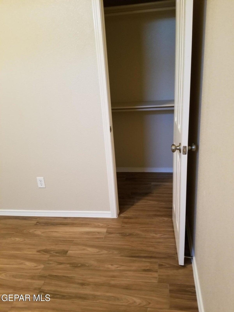 5806 Redstone Mesa Court - Photo 16