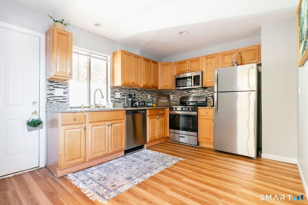 516 Indian Avenue - Photo 2