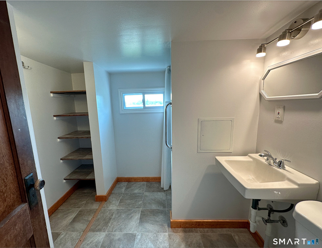 251 Thames Street - Photo 3