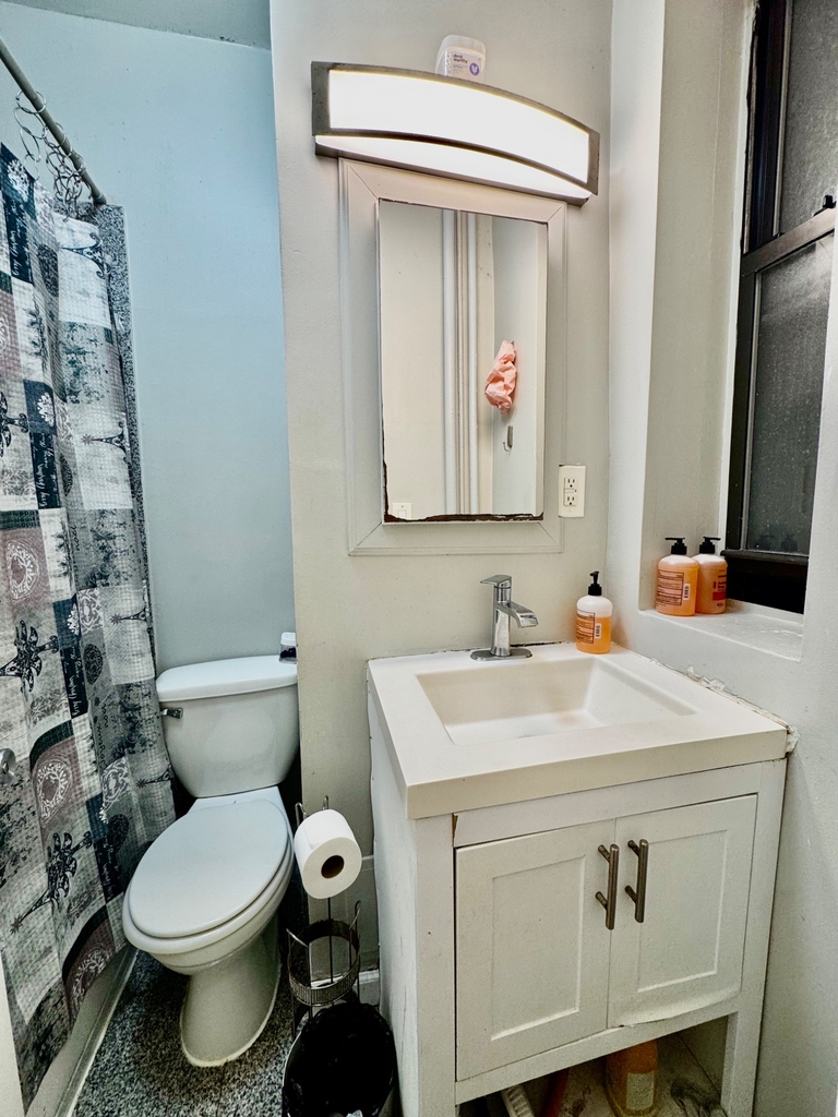 422 St Nicholas Avenue - Photo 1