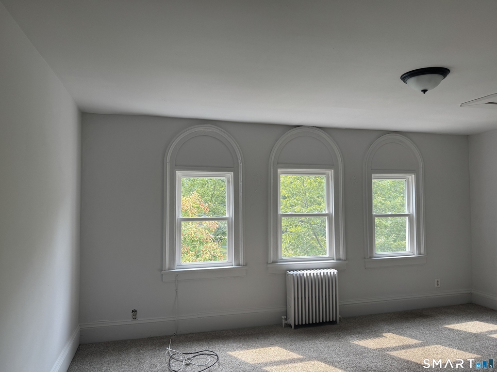582 Kossuth Street - Photo 0