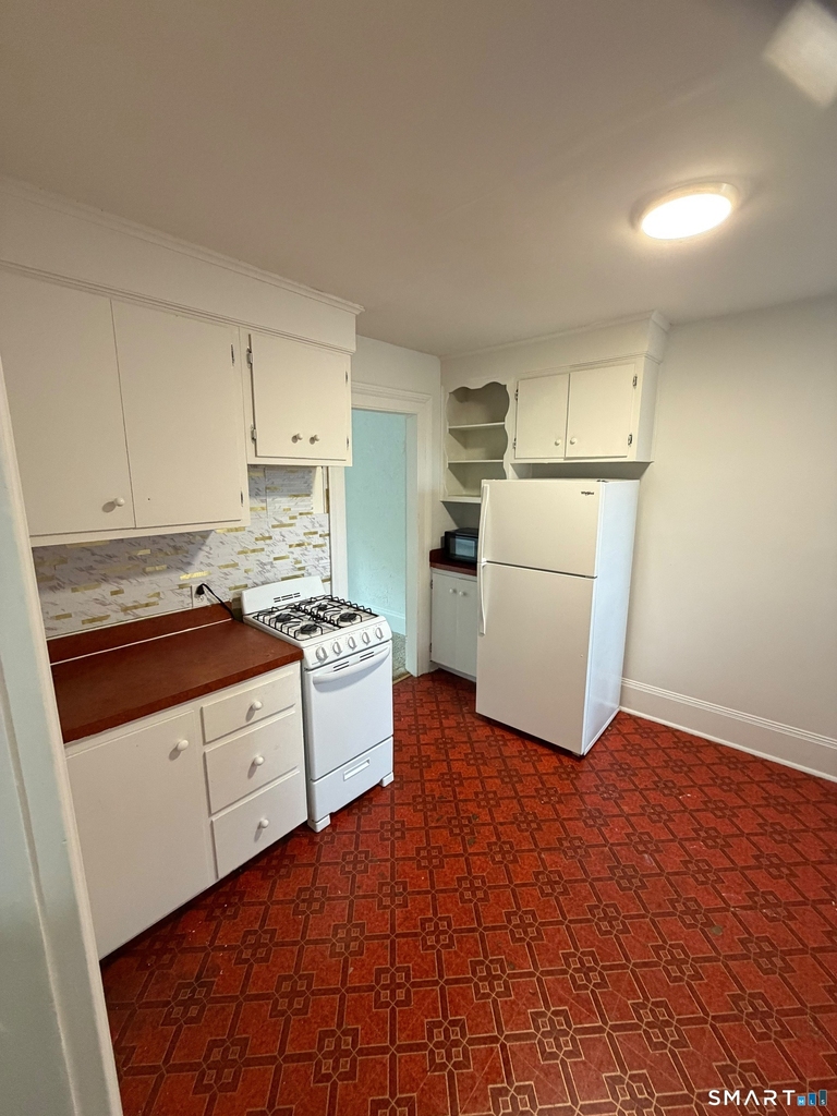 582 Kossuth Street - Photo 4