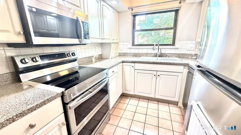 16 Clemens Court - Photo 2