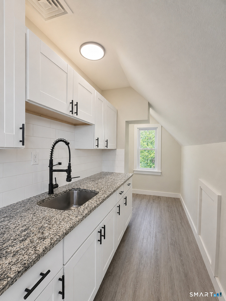 187 Hart Street - Photo 4