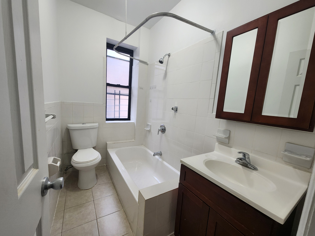 600 West 150th Street - Photo 8