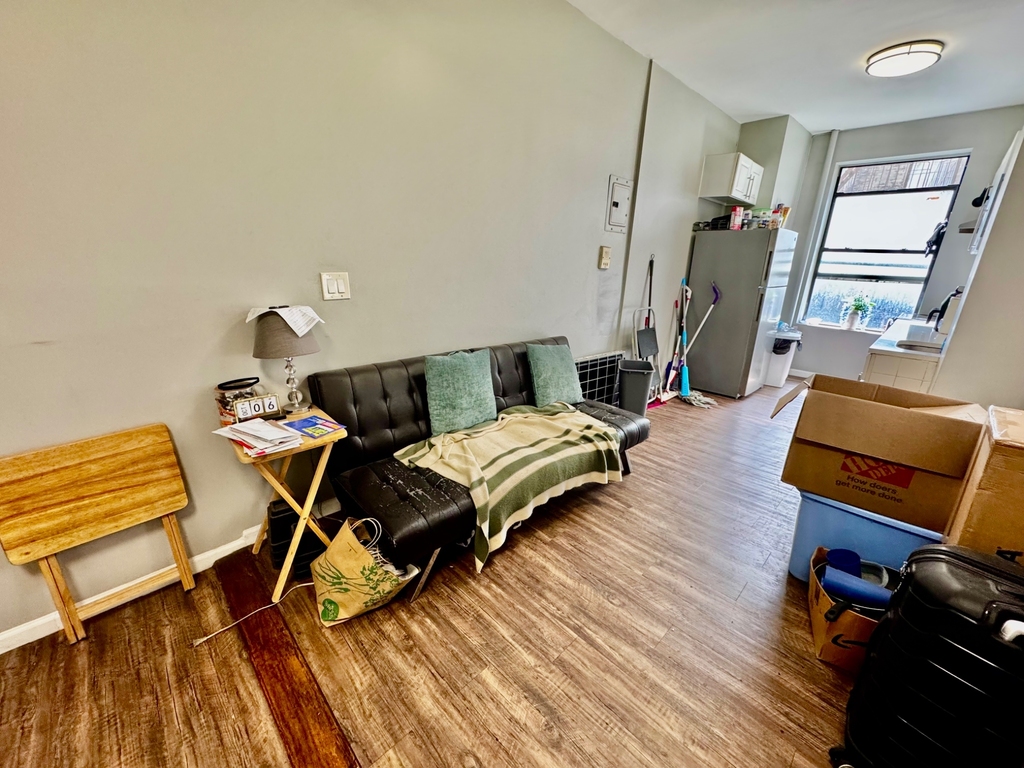 422 St Nicholas Avenue - Photo 1