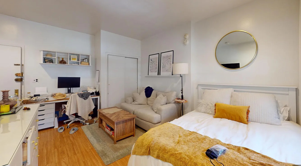 170 West 25th Street - Photo 2