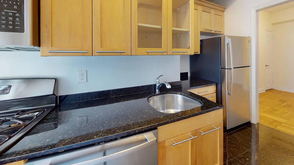 56th & Lexington Ave - Photo 5