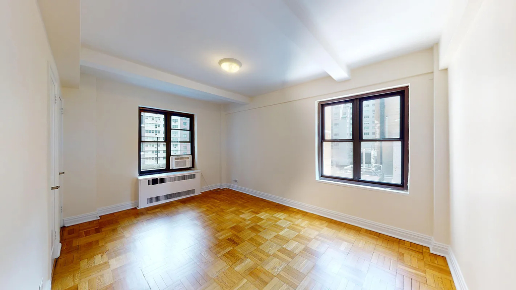 56th & Lexington Ave - Photo 2
