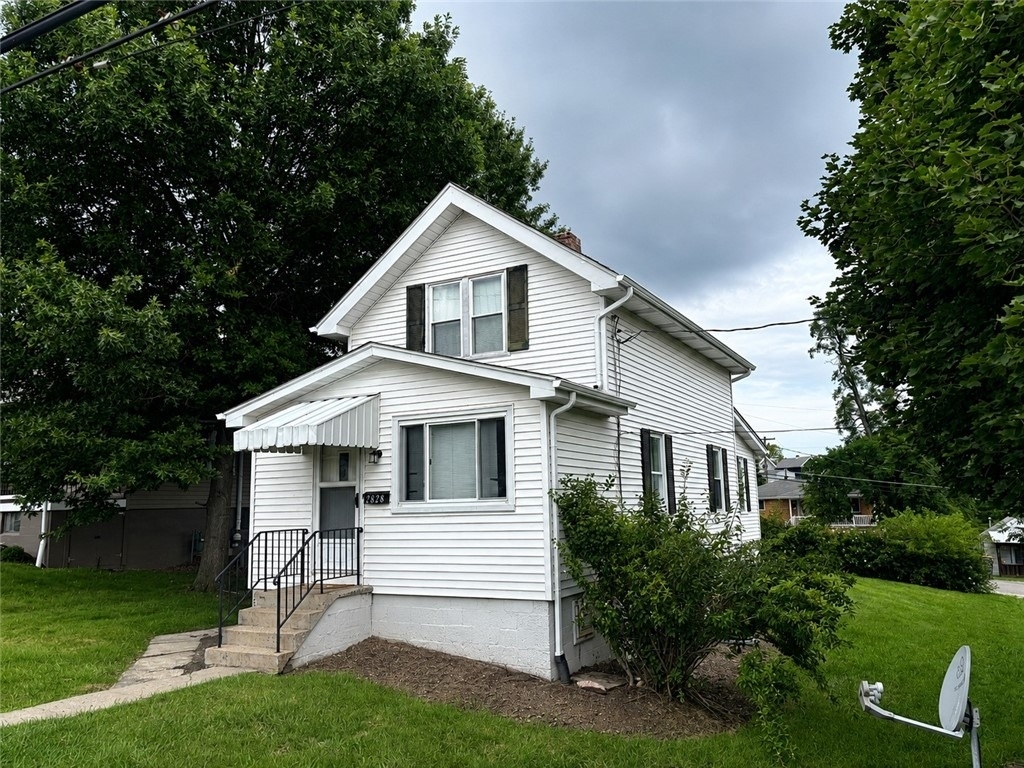 2828 Oak St - Photo 0