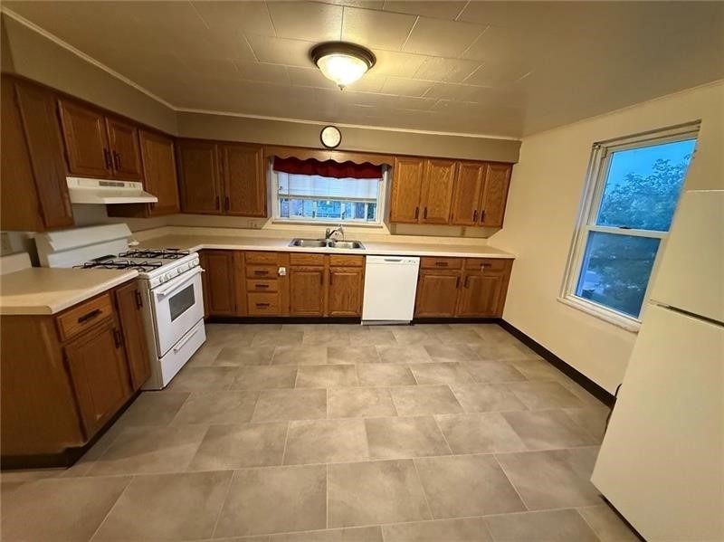 2828 Oak St - Photo 6