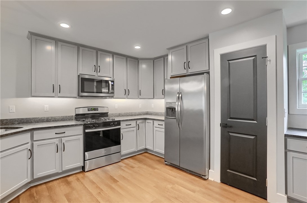 303 Garfield Ave - Photo 8