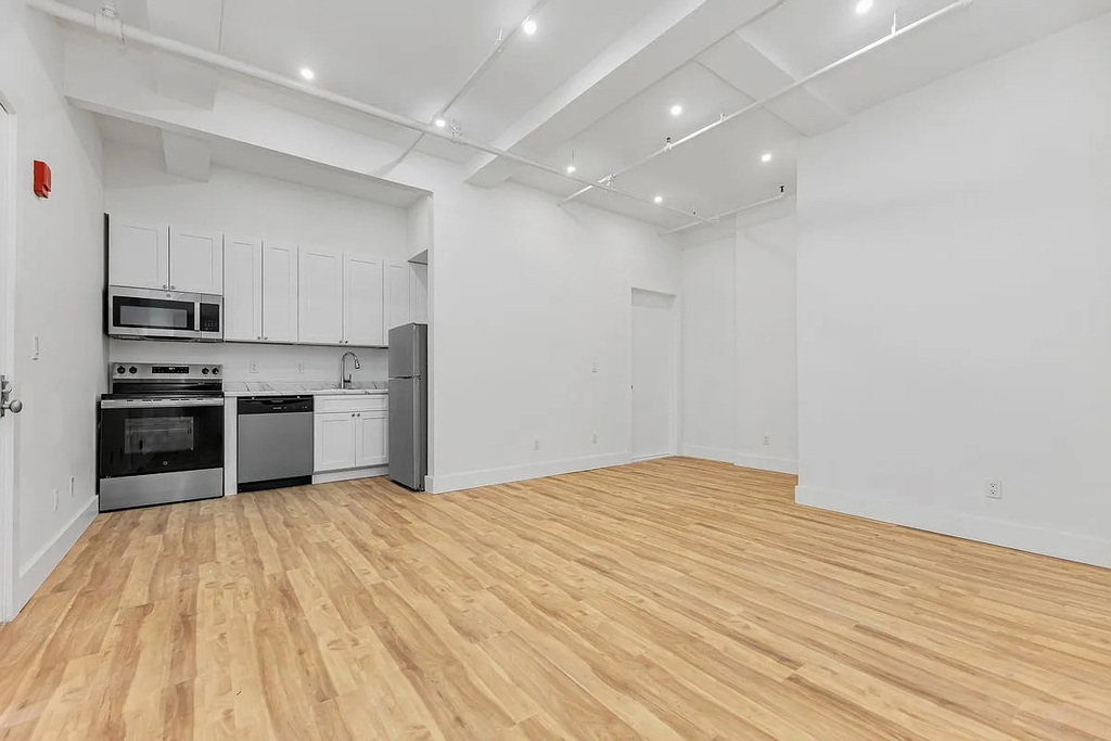 248 West 35th Street - Photo 2