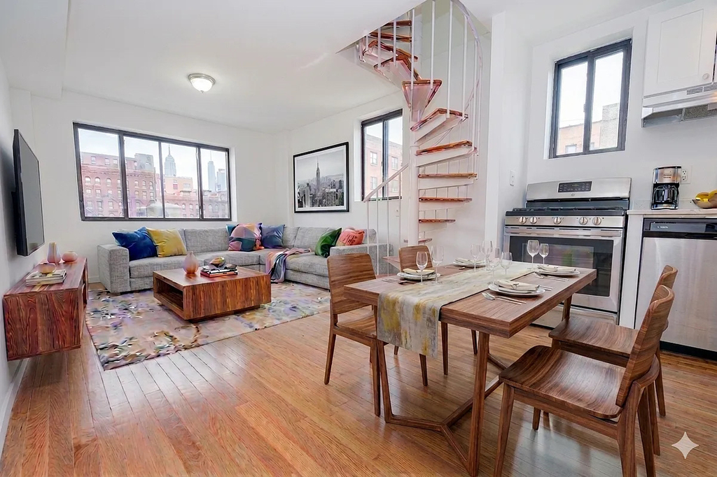 259 Elizabeth Street - Photo 0