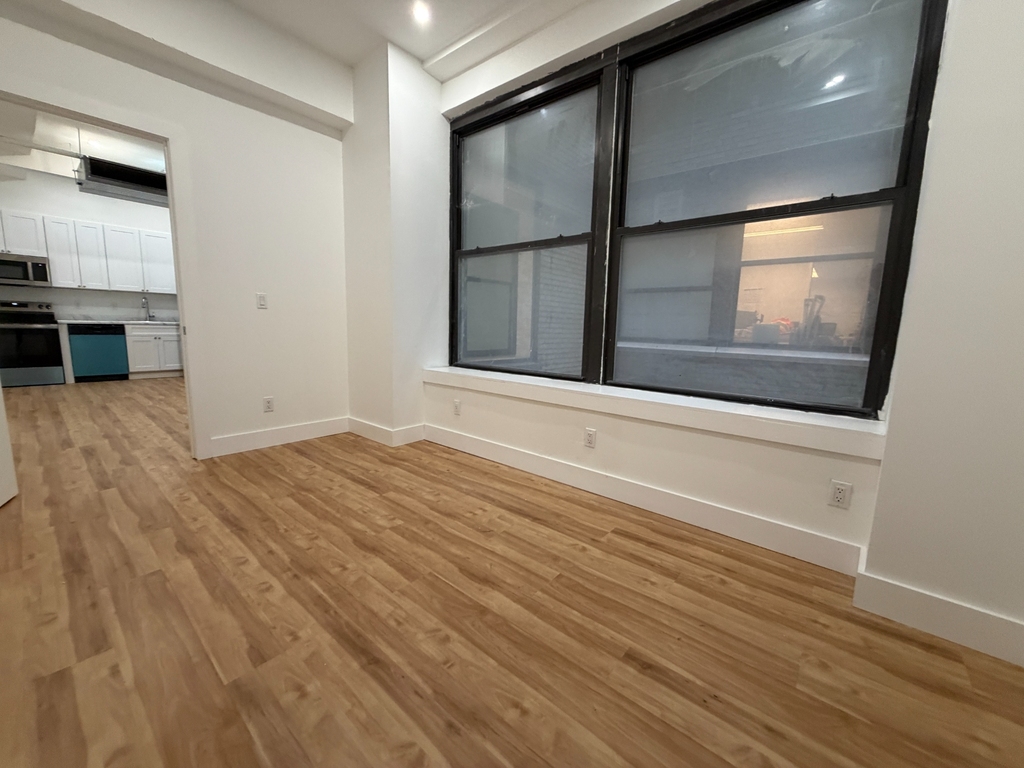 West 35th Street and 8th Ave - Photo 7