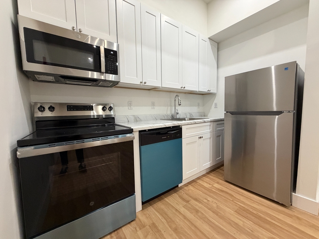 West 35th Street and 8th Ave - Photo 6