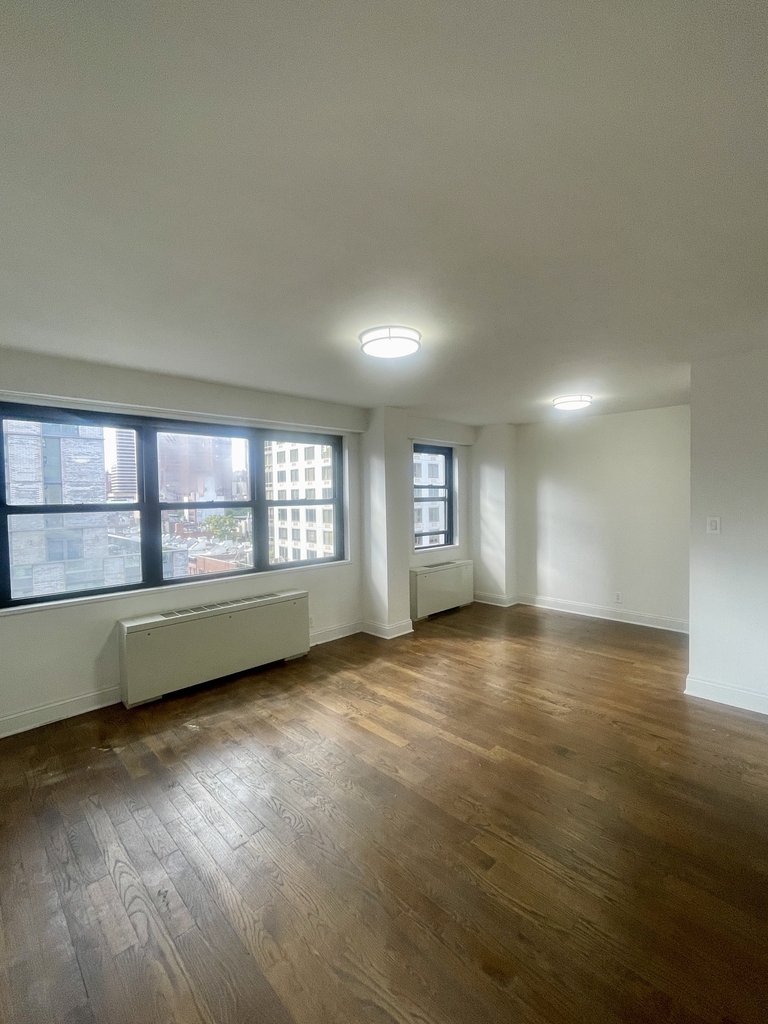  400 East 89th Street, 11L - Photo 5