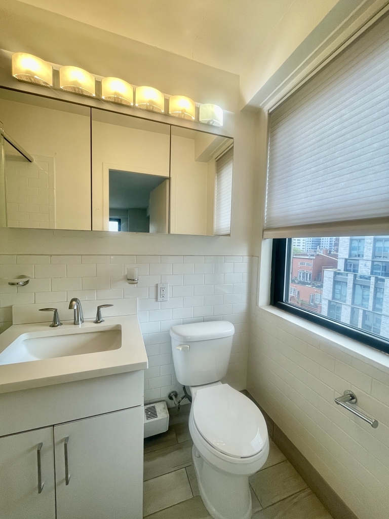  400 East 89th Street, 11L - Photo 13