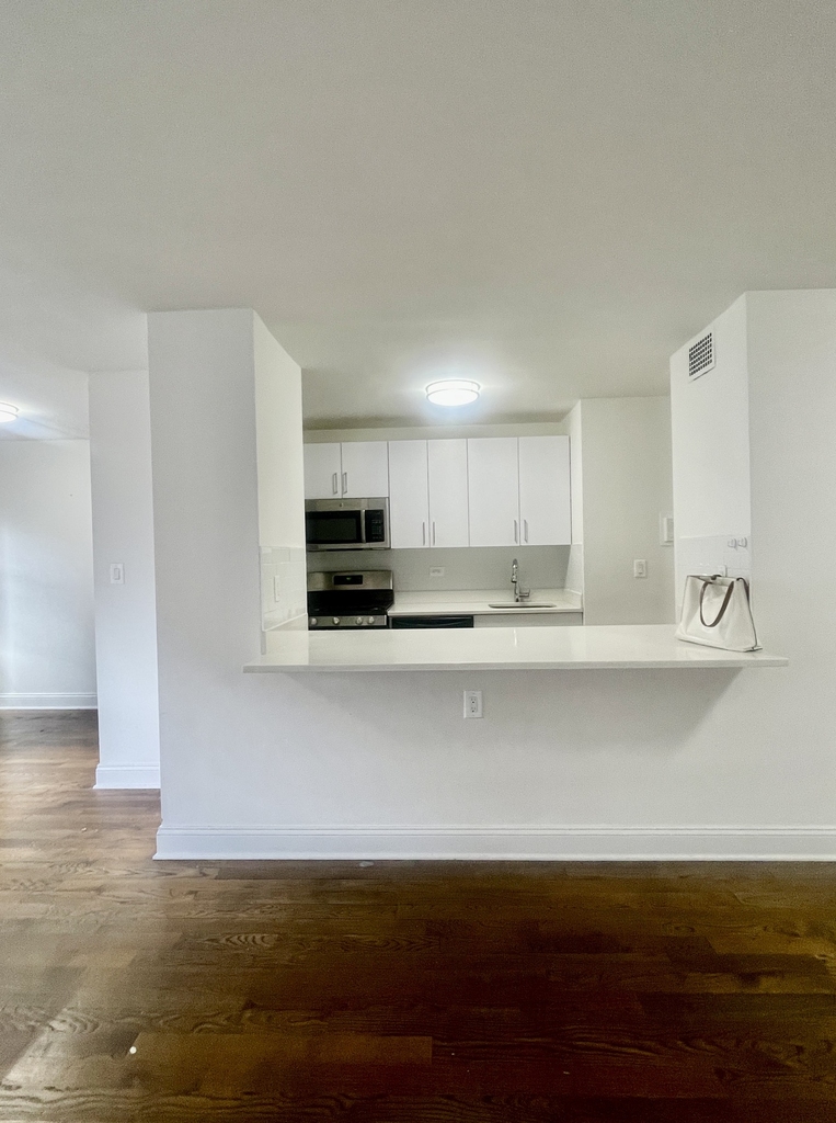 400 East 89th Street, 11L - Photo 0