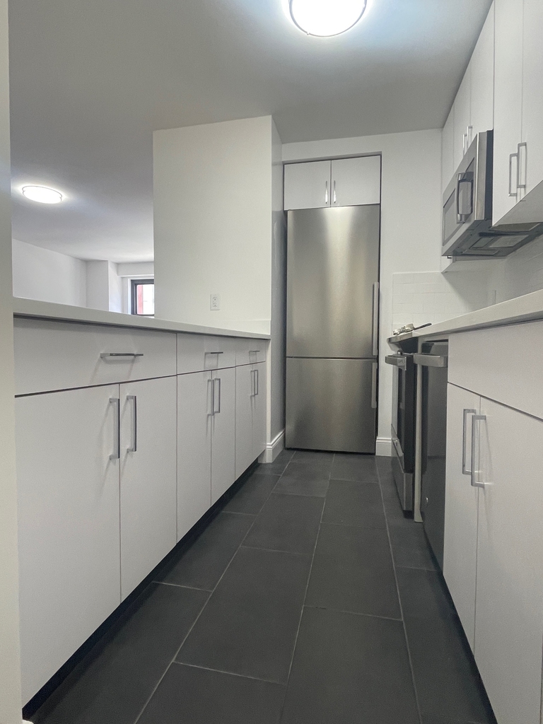 East 89th Street - Photo 3