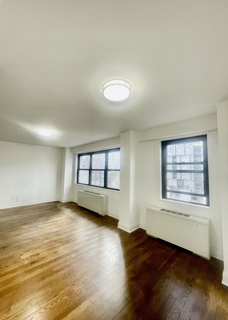  400 East 89th Street, 11L - Photo 6
