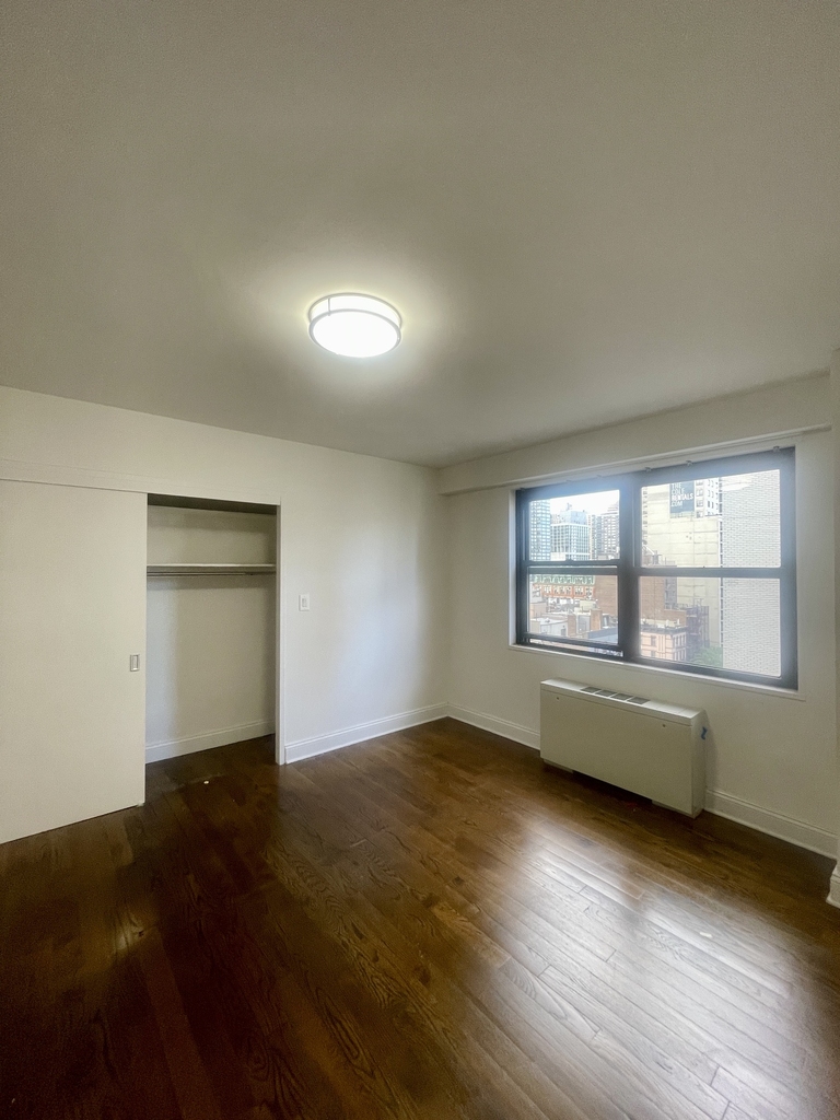  400 East 89th Street, 11L - Photo 9