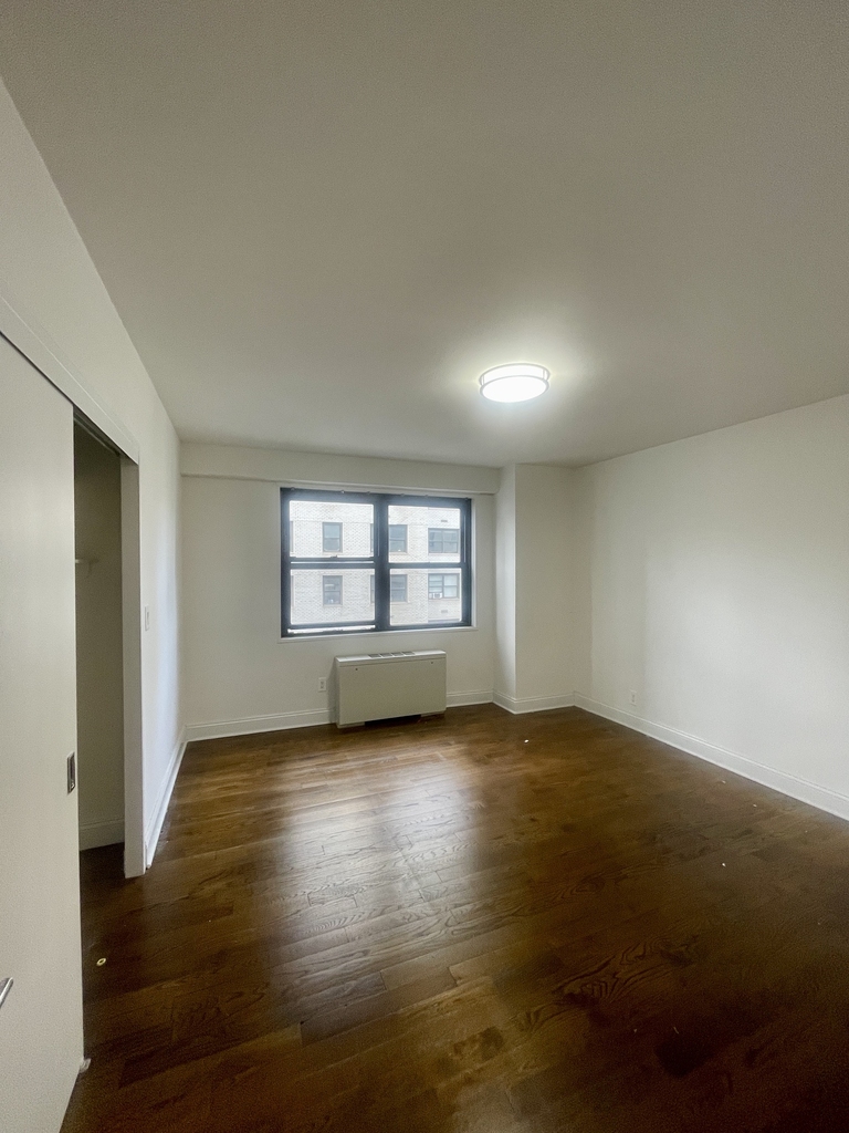  400 East 89th Street, 11L - Photo 8