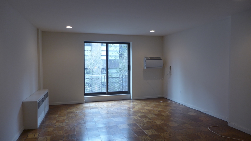 359 East 62nd Street - Photo 4