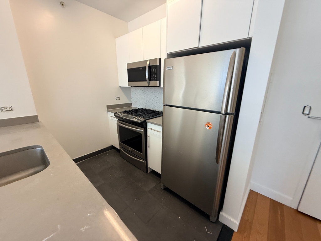  West 57th Street - Photo 9