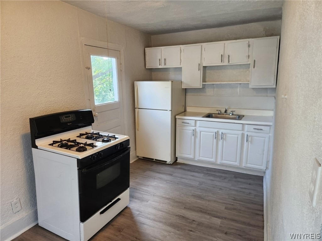 325 Breckenridge Street - Photo 0