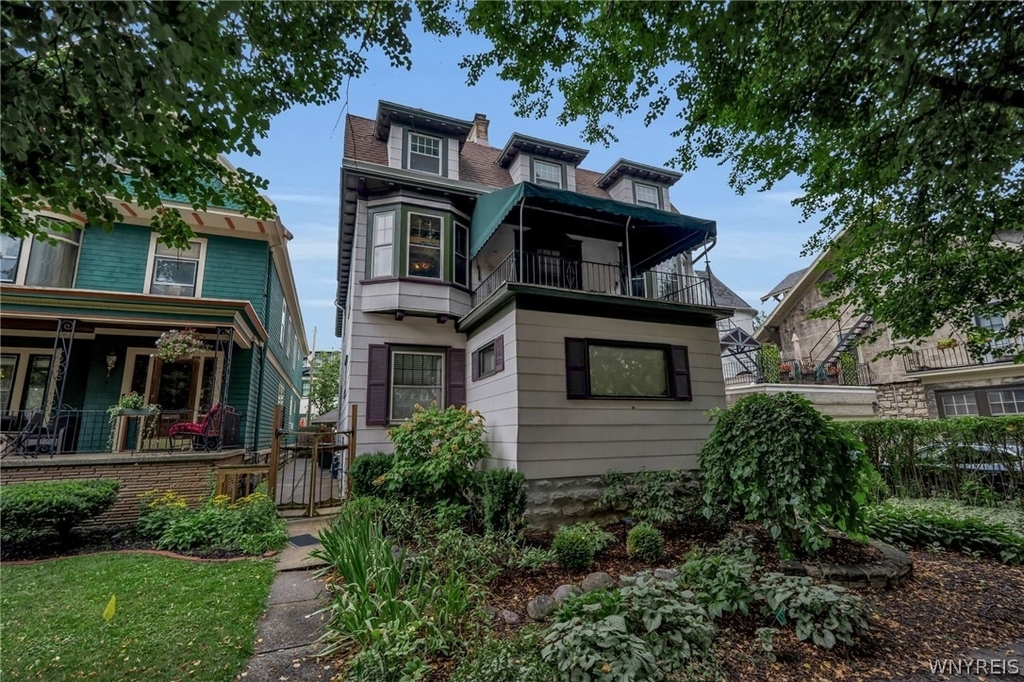 610 Ashland Avenue - Photo 0