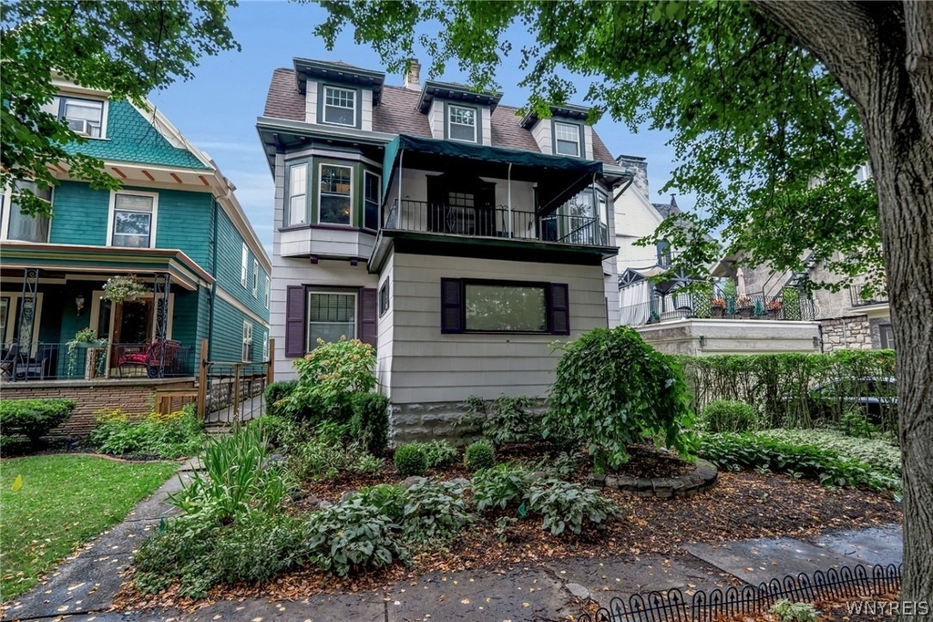 610 Ashland Avenue - Photo 1
