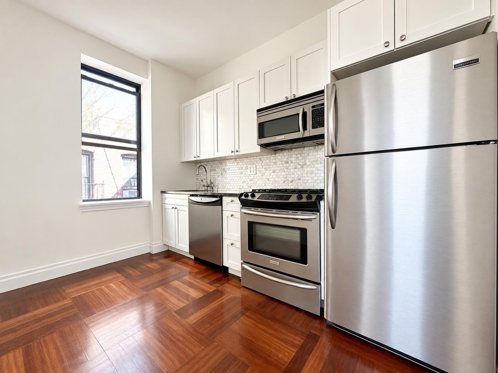 605 West 137th Street - Photo 4